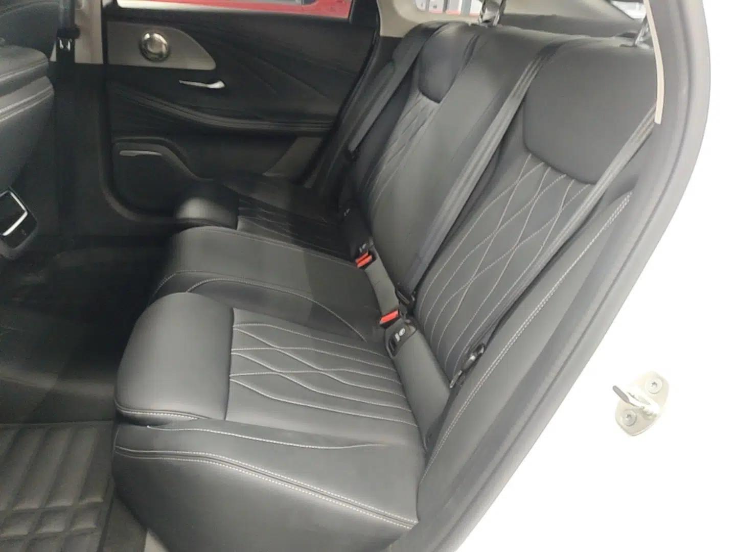 Chery Arrizo 8 2025 1.6T DCT Excellence Edition — миниатюра 20