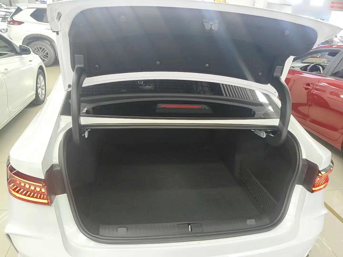 Chery Arrizo 8 2025 1.6T DCT Excellence Edition — миниатюра 22