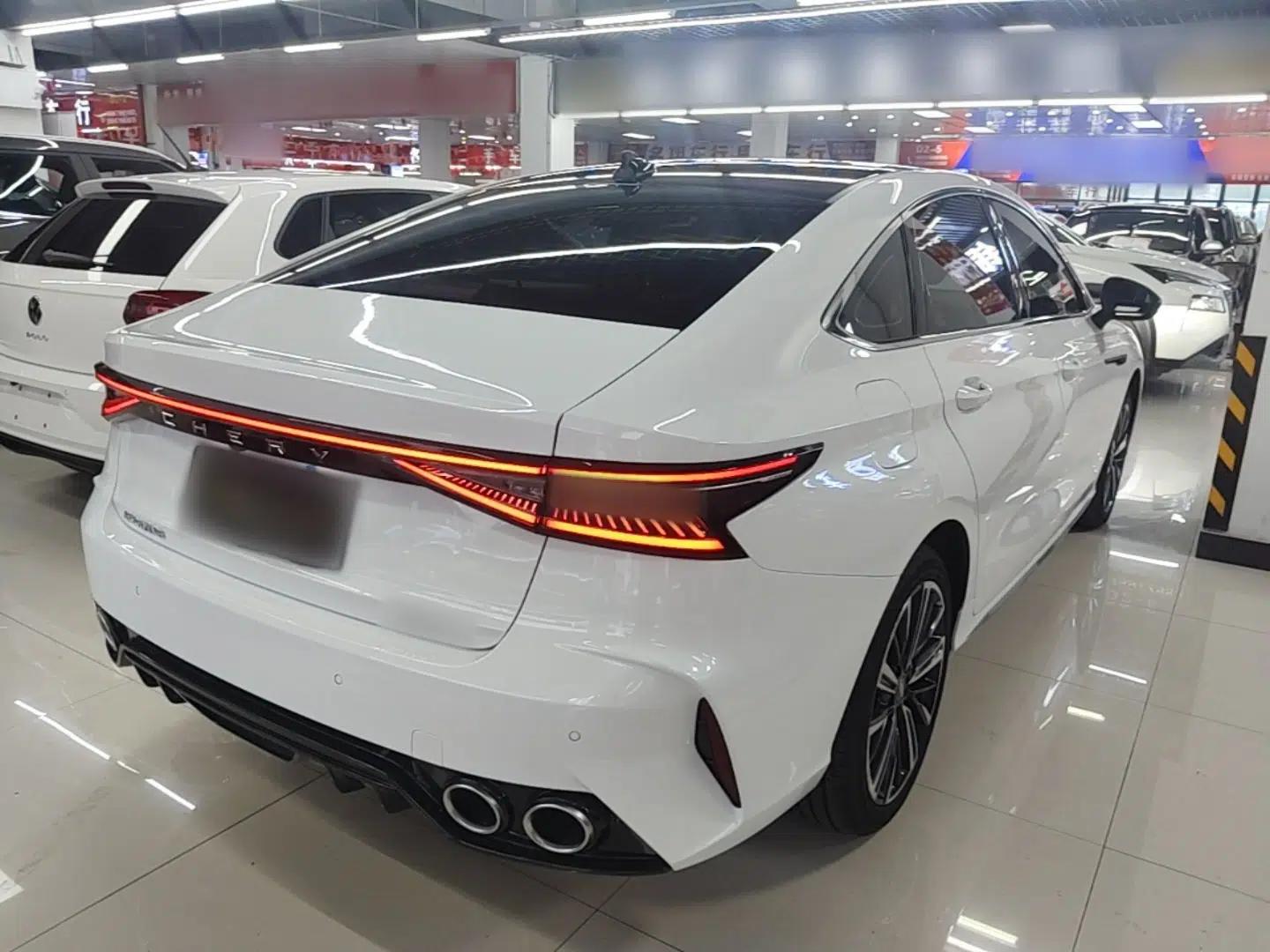 Chery Arrizo 8 2025 1.6T DCT Excellence Edition — миниатюра 6