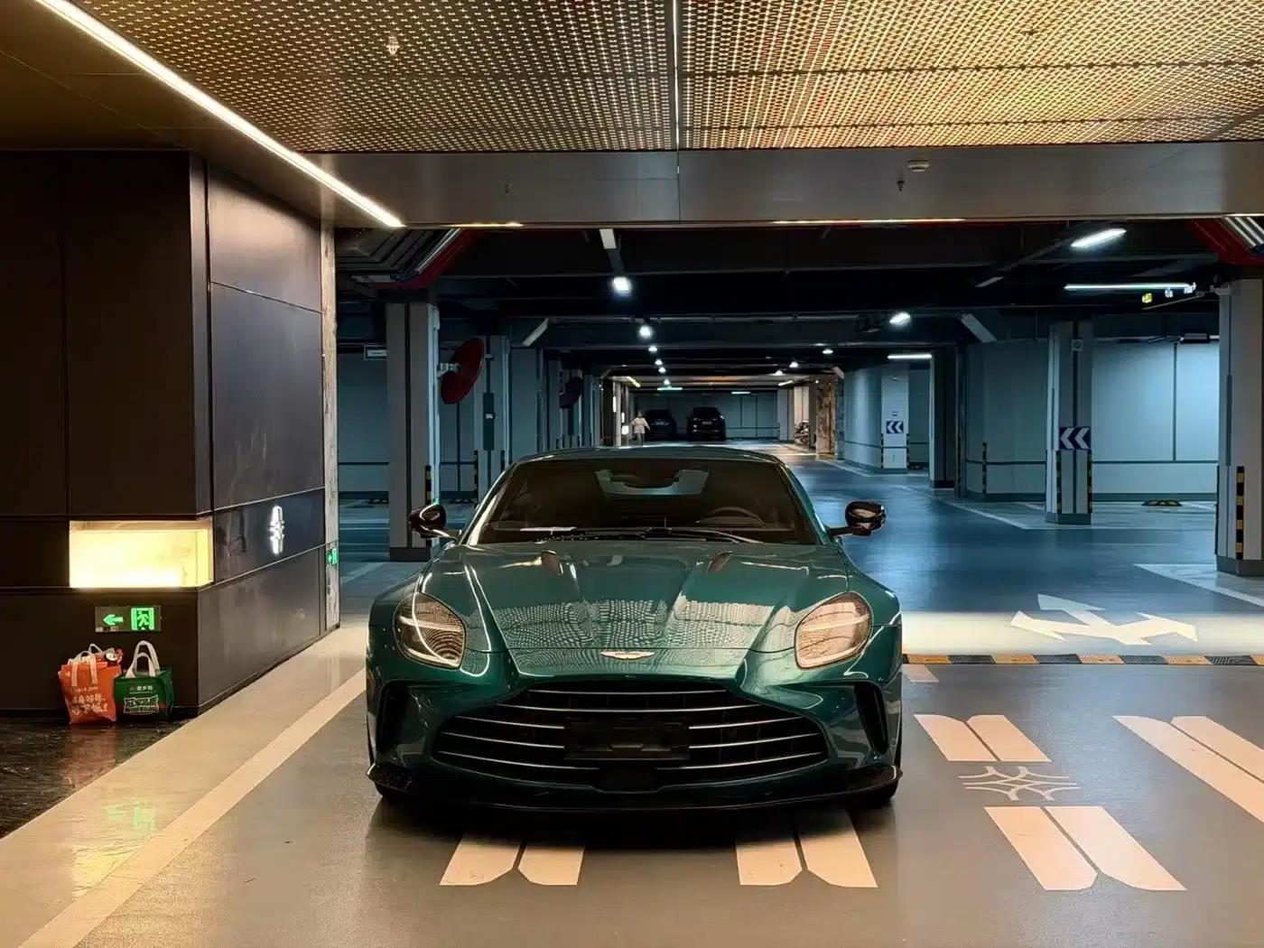 2024 V8 Vantage 4.0T V8 Coupe — миниатюра 7