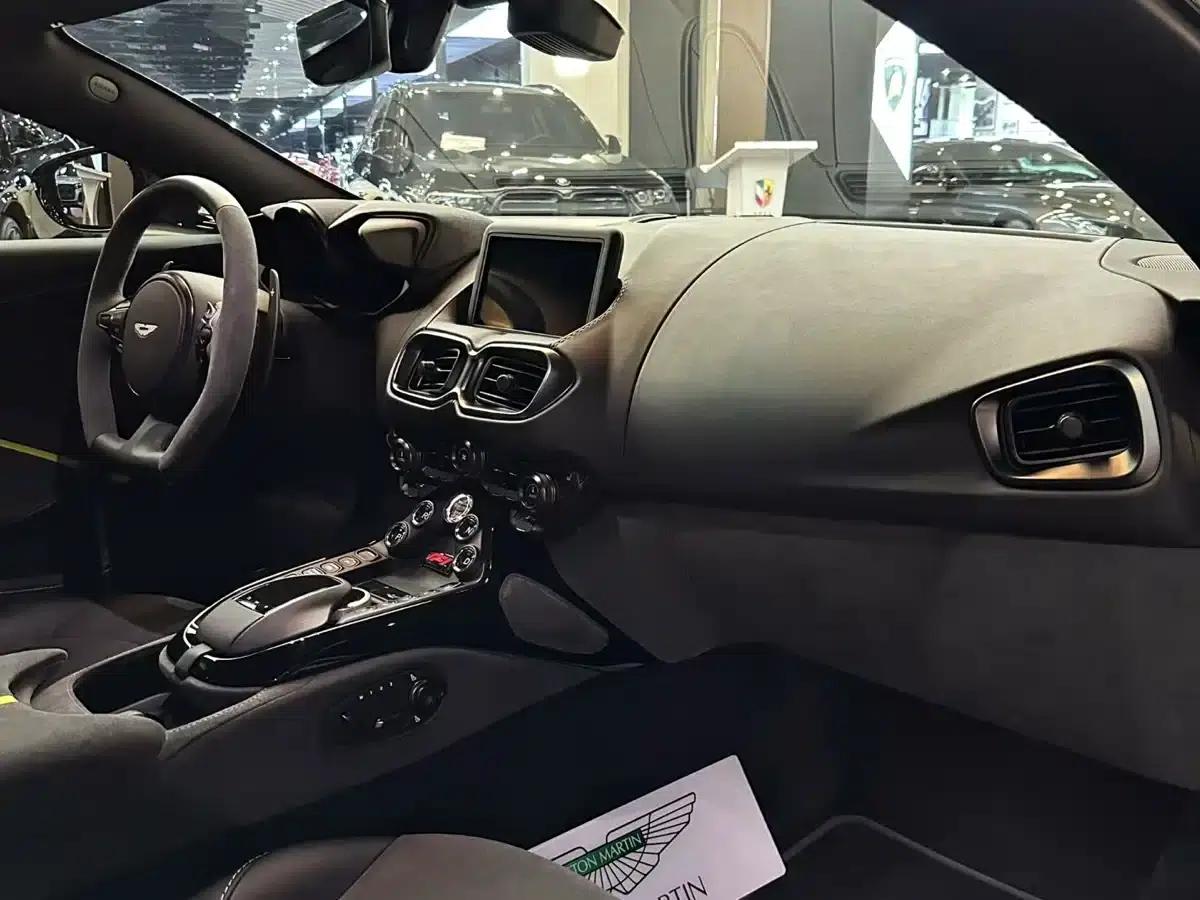 2023 V8 Vantage 4.0T V8 F1 Edition Coupe — миниатюра 9