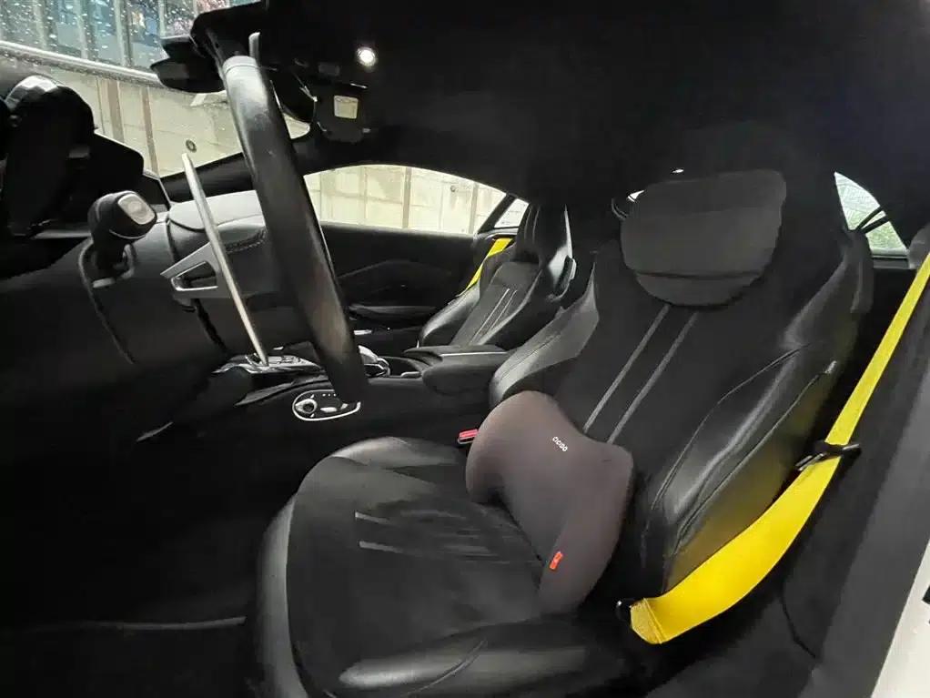 2020 V8 Vantage 4.0T V8 Coupe — миниатюра 11