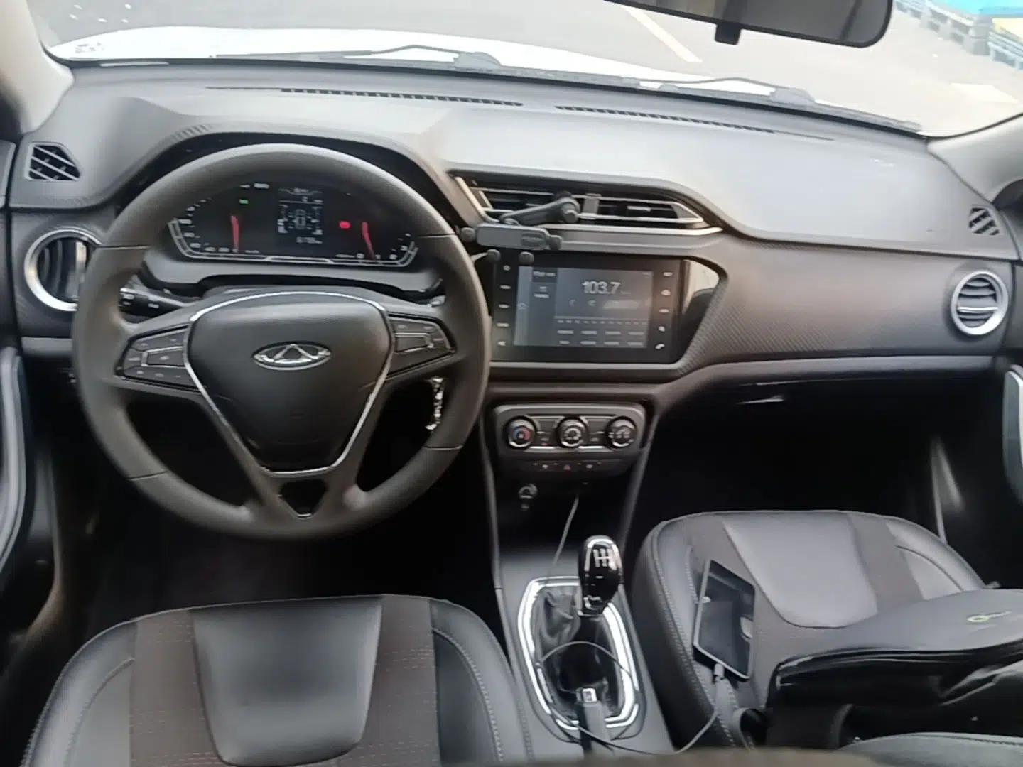Chery Tiggo 3X 2018 1.5L Manual Elite Edition — миниатюра 12