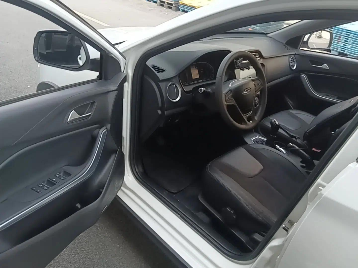Chery Tiggo 3X 2018 1.5L Manual Elite Edition — миниатюра 18