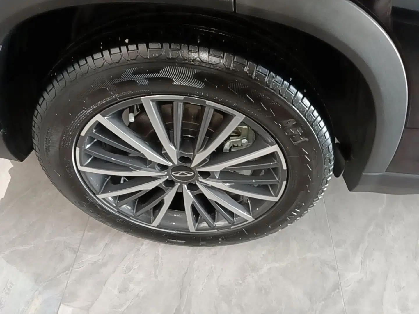 Chery Tiggo 8 PRO 2025 290T Two-Wheel-Drive Luxury Edition — миниатюра 11