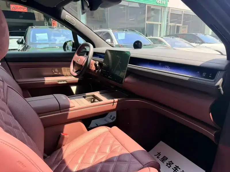 NIO ES8 2026 Model Six-Seat Executive Luxury Edition — миниатюра 5