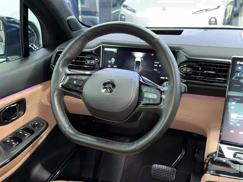 NIO ES8 2020 580KM Base Edition 7-Seater — миниатюра 13