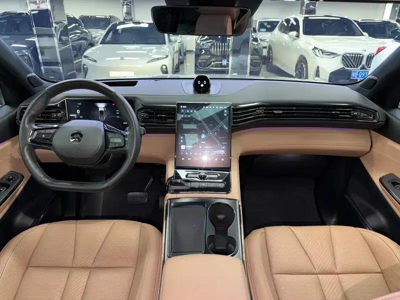 NIO ES8 2020 580KM Base Edition 7-Seater — миниатюра 16