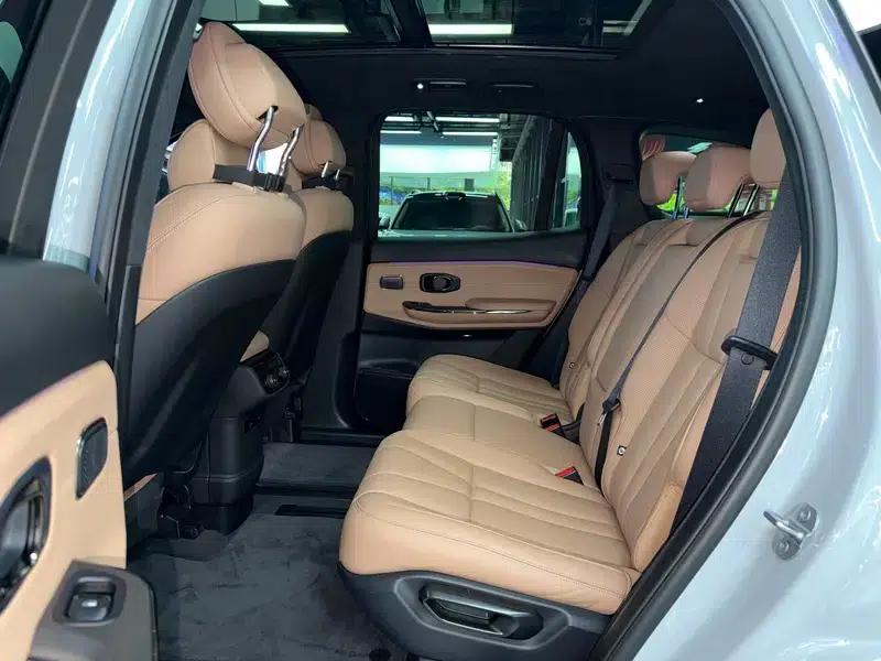 NIO ES8 2020 580KM Base Edition 7-Seater — миниатюра 19