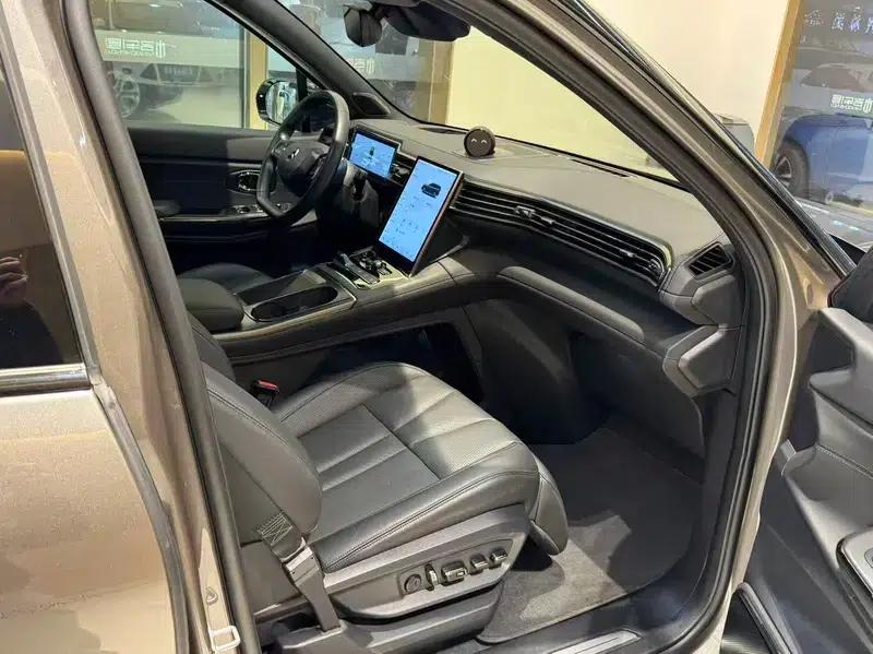 NIO ES8 2020 580KM Base Edition 7-Seater — миниатюра 19