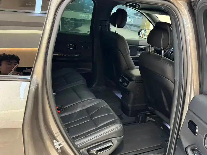 NIO ES8 2020 580KM Base Edition 7-Seater — миниатюра 22