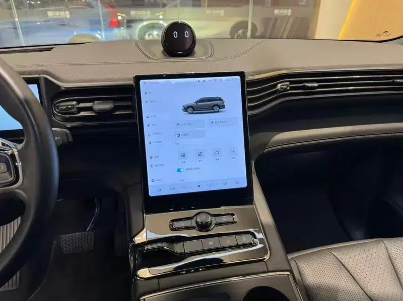 NIO ES8 2020 580KM Base Edition 7-Seater — миниатюра 10