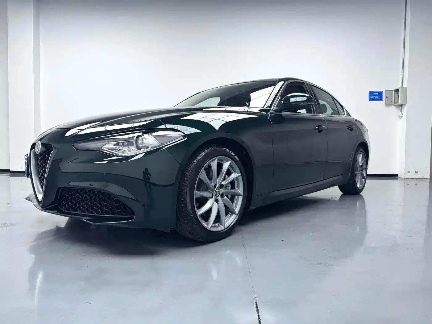 Giulia Juliet 2021 2.0T 280HP Luxury Edition — миниатюра 1