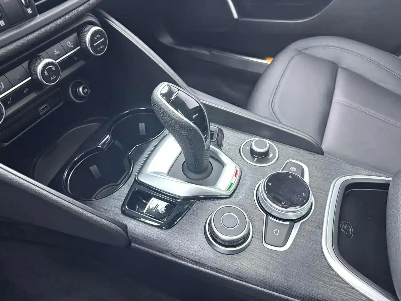Giulia Juliet 2021 2.0T 280HP Luxury Edition — миниатюра 5