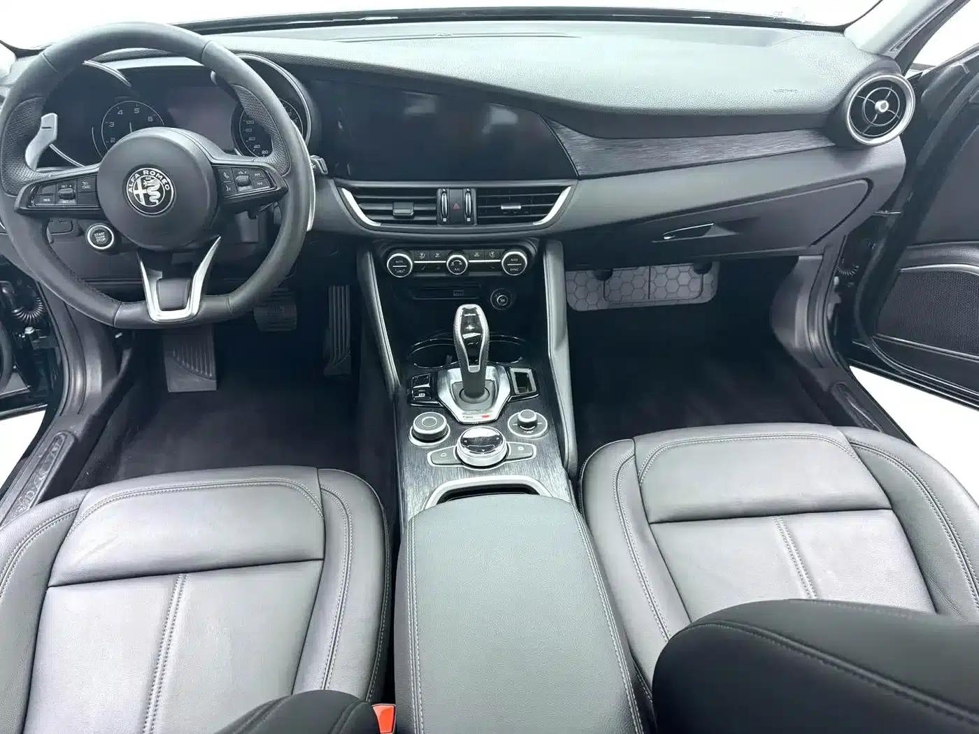 Giulia Juliet 2021 2.0T 280HP Luxury Edition — миниатюра 8