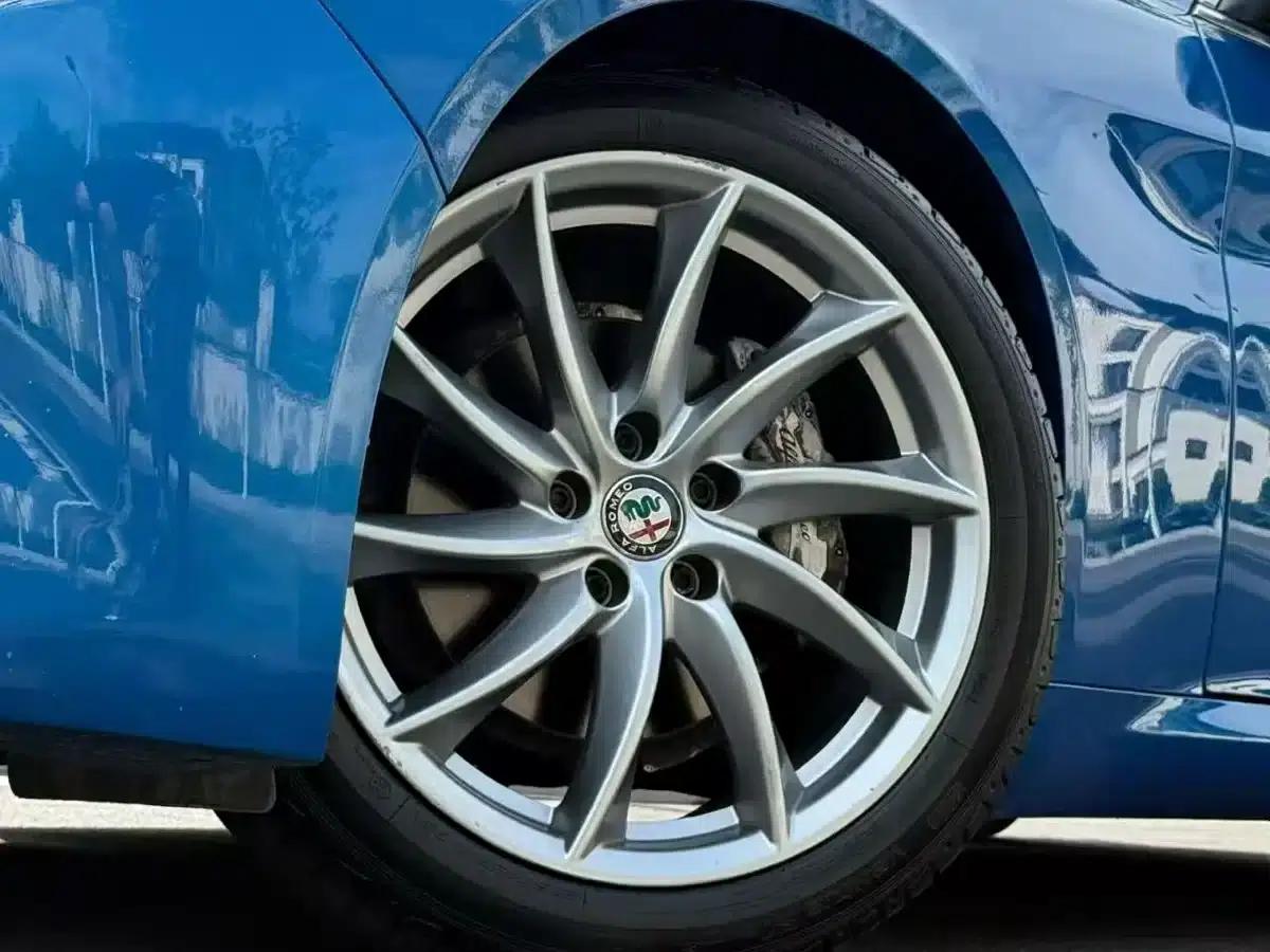 Giulia Juliet 2017 2.0T 200HP Luxury Edition — миниатюра 12