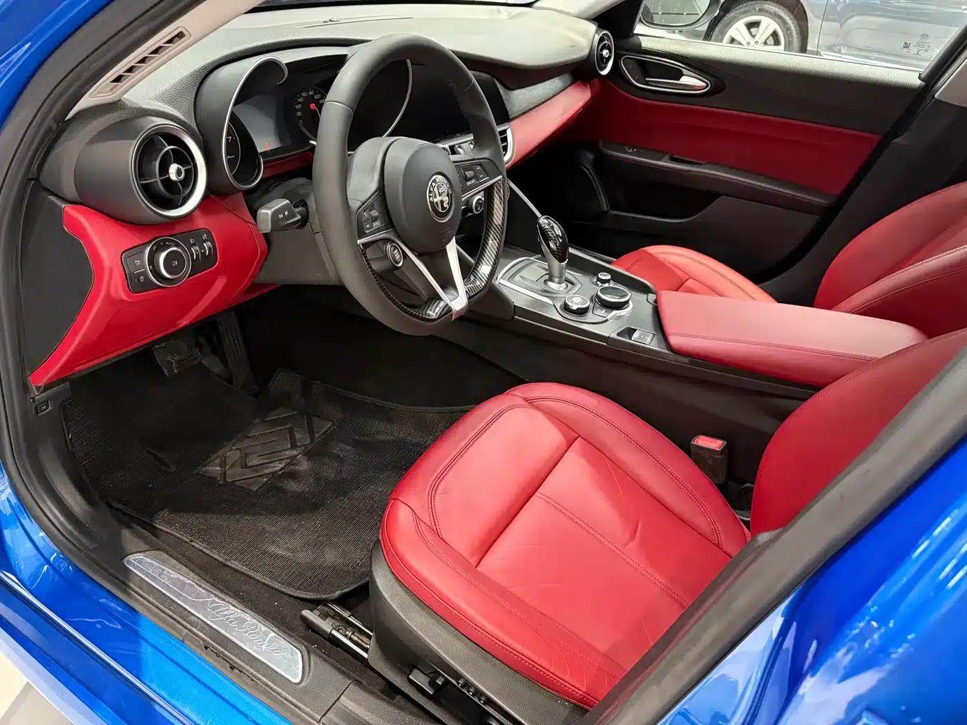 Giulia Juliet 2017 2.0T 200HP Luxury Edition — миниатюра 4