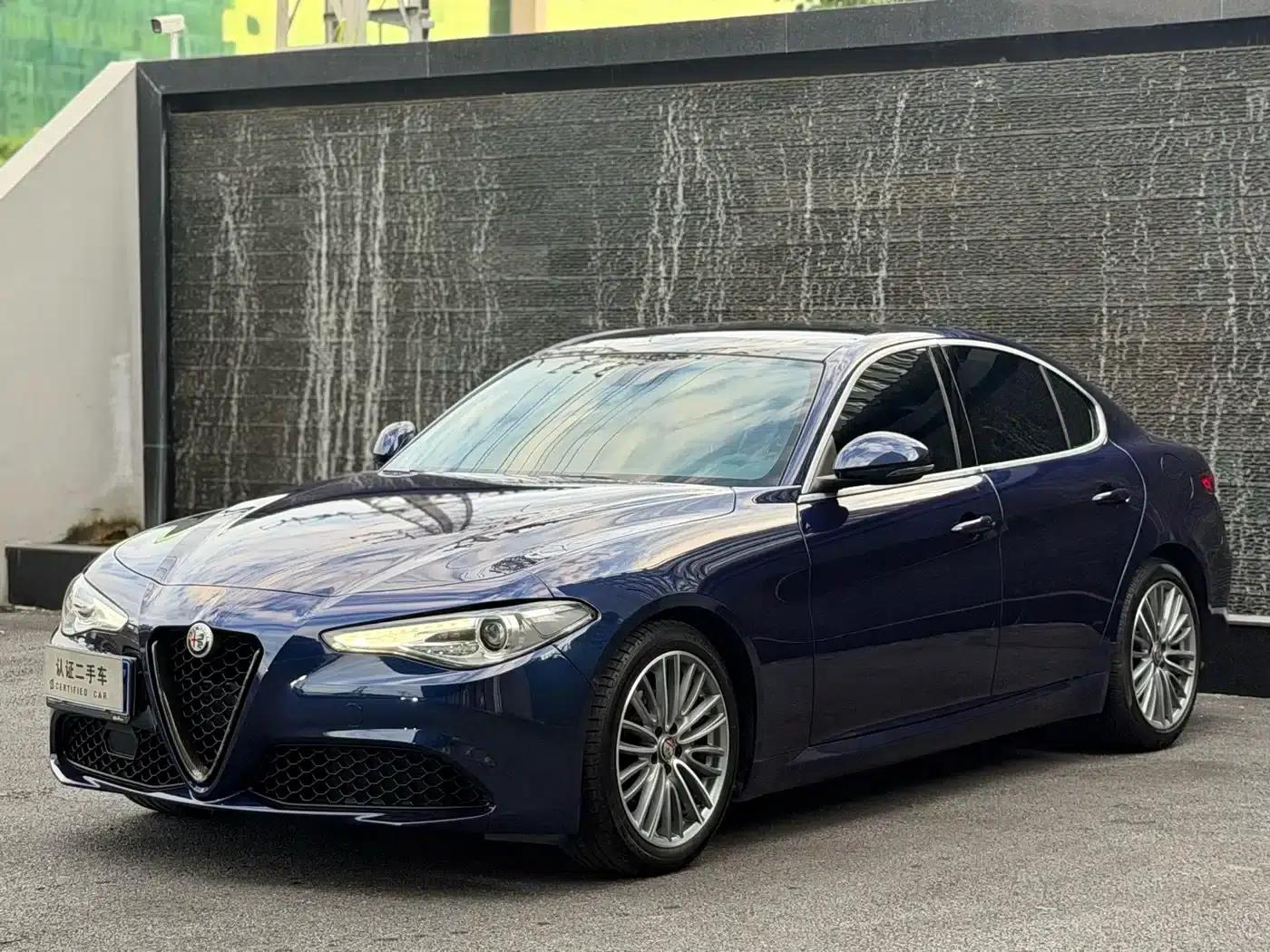 Giulia Juliet 2017 2.0T 200HP Luxury Edition — миниатюра 1