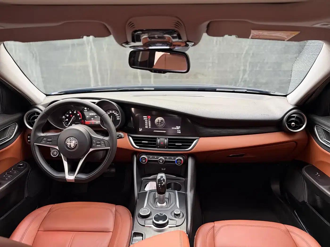 Giulia Juliet 2017 2.0T 200HP Luxury Edition — миниатюра 6