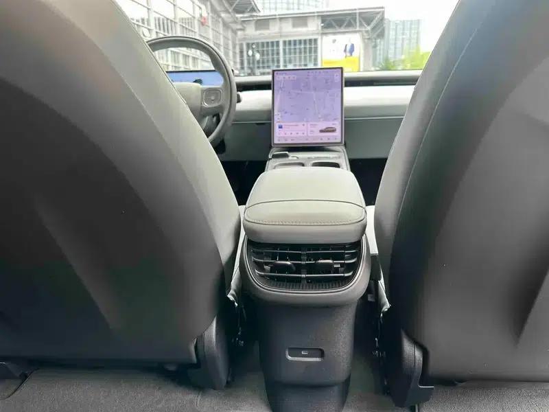 NIO ET5T 2024 model 75kWh — миниатюра 18