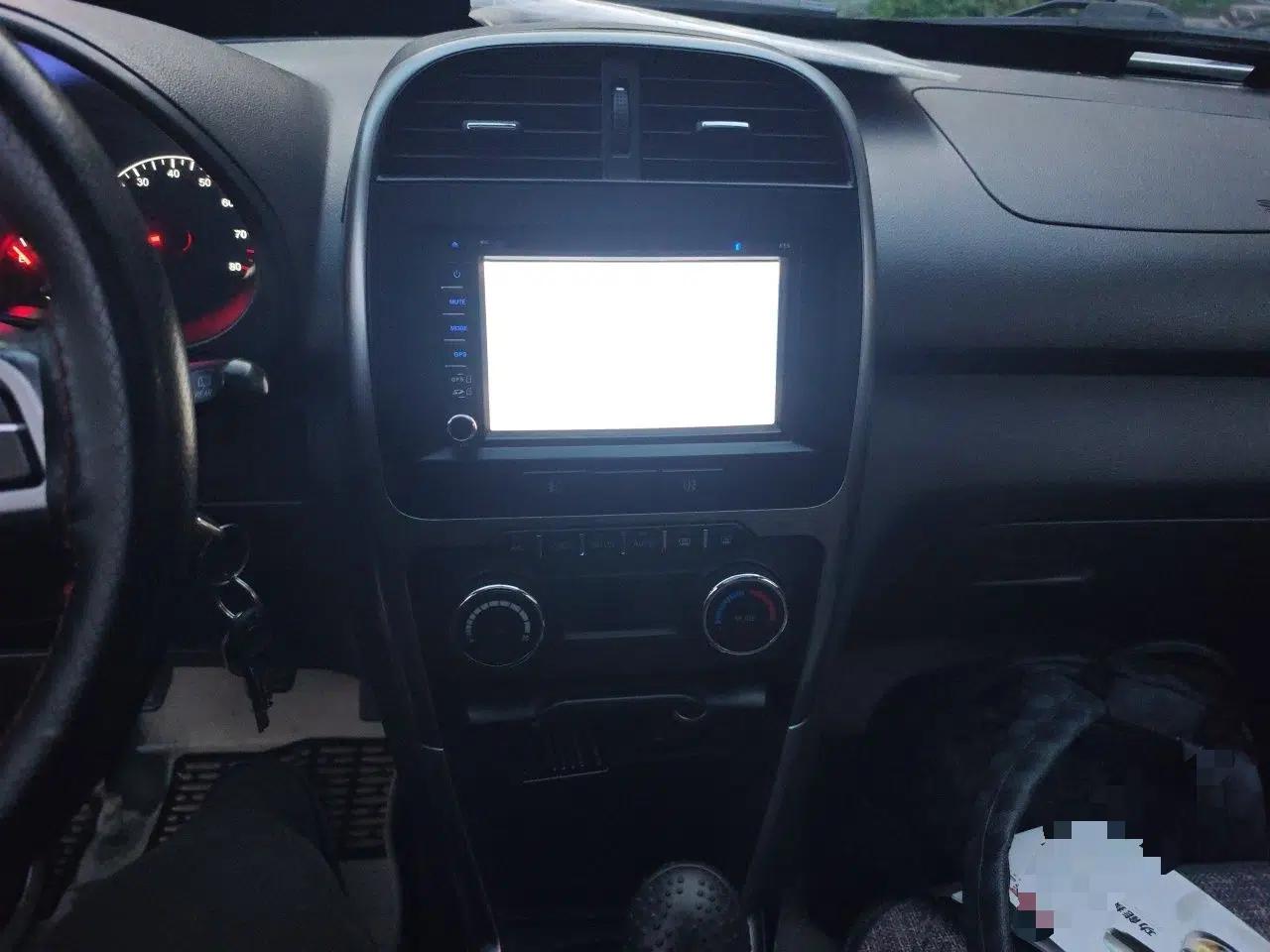 Chery Tiggo 3 2015 1.6L Manual Zhishang Sport Edition — миниатюра 10