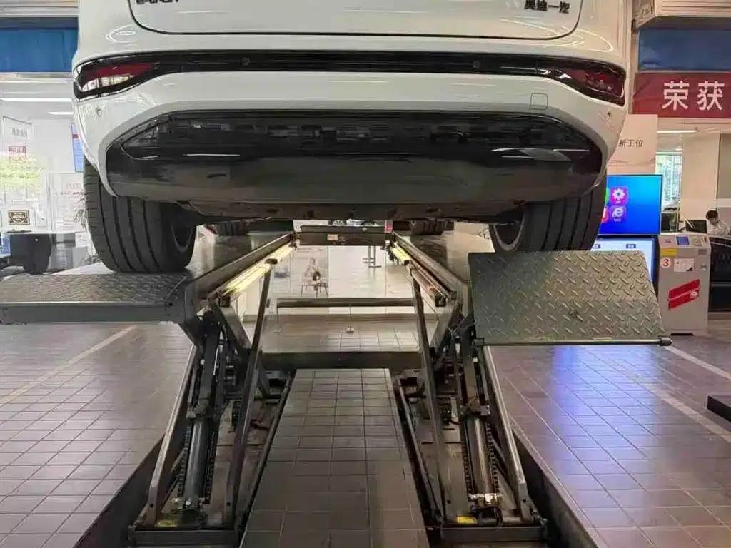 Audi Q6L Sportback e-tron 2026 First Edition — миниатюра 4