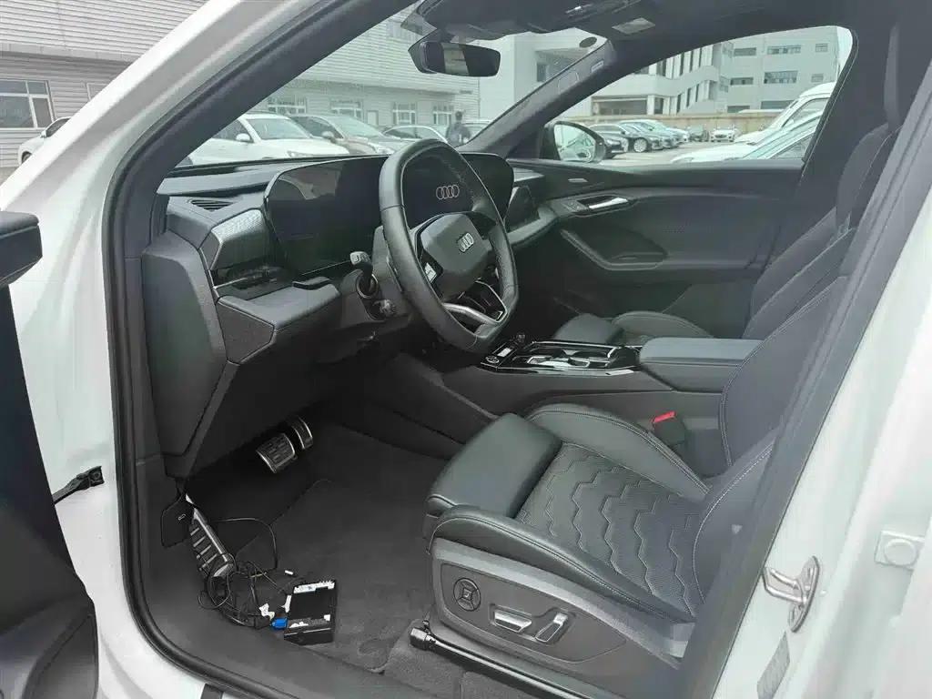 Audi Q6L Sportback e-tron 2026 First Edition — миниатюра 6