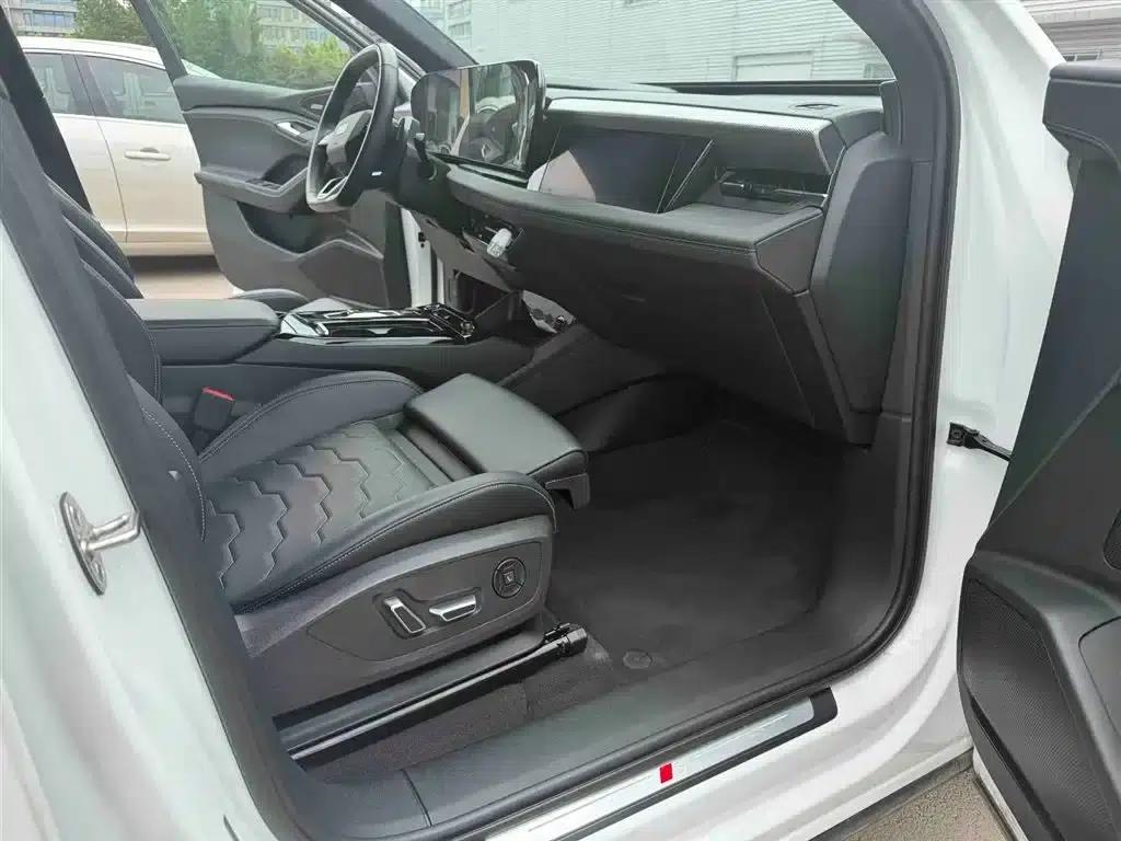 Audi Q6L Sportback e-tron 2026 First Edition — миниатюра 7