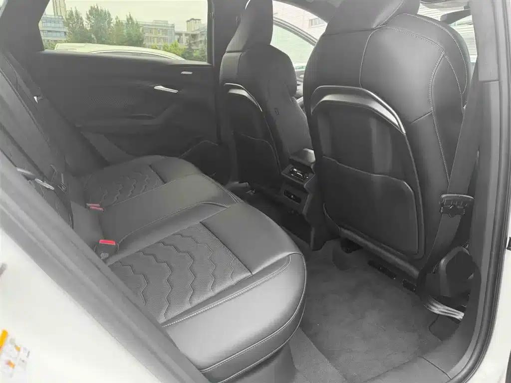 Audi Q6L Sportback e-tron 2026 First Edition — миниатюра 8
