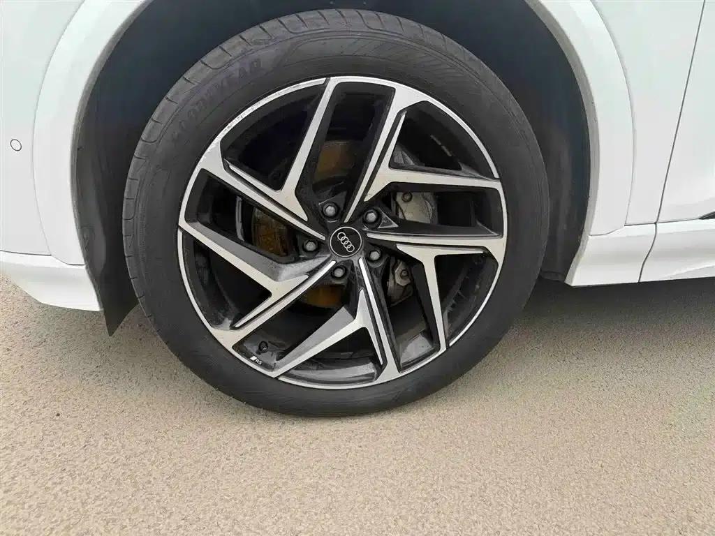 Audi Q6L Sportback e-tron 2026 First Edition — миниатюра 9