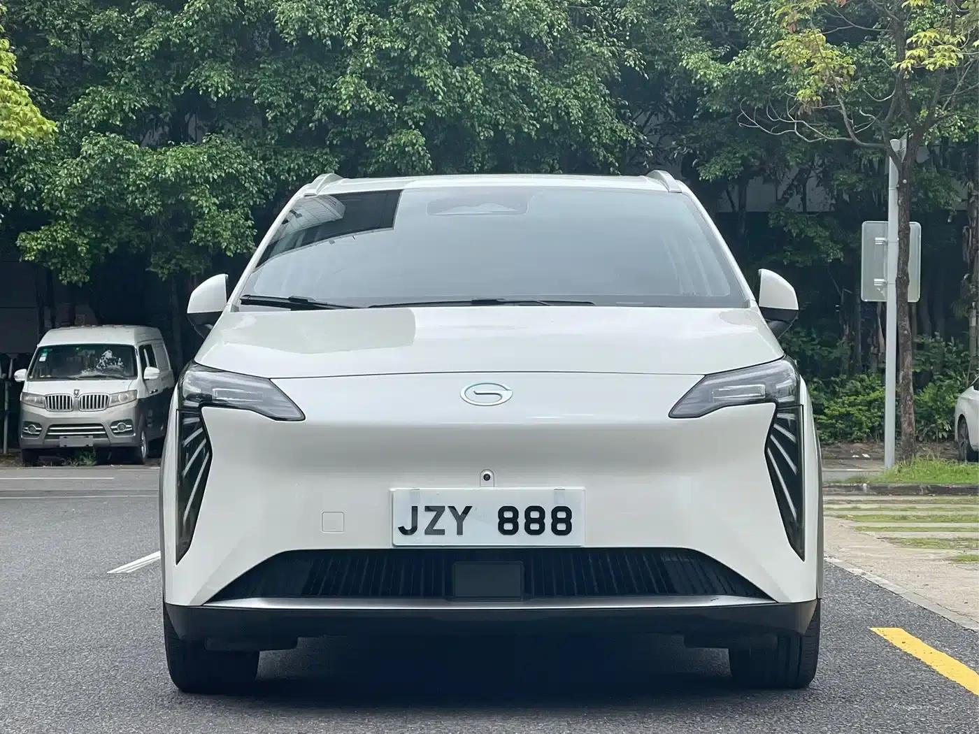 AION Y 2023 Plus 510 Smart Edition — миниатюра 2