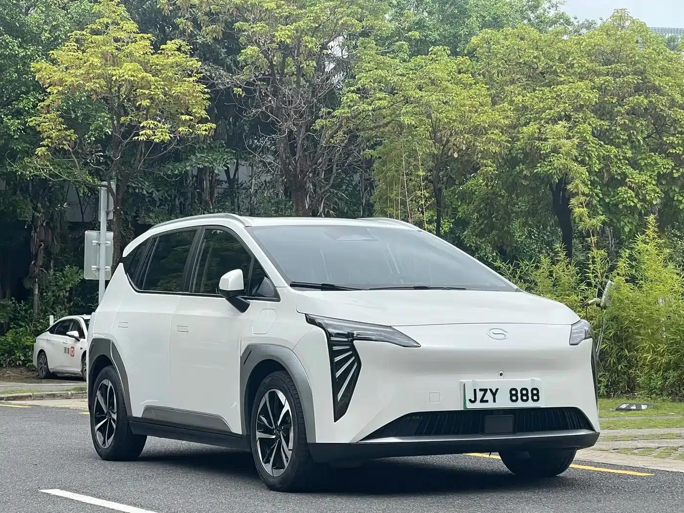 AION Y 2023 Plus 510 Smart Edition — миниатюра 3