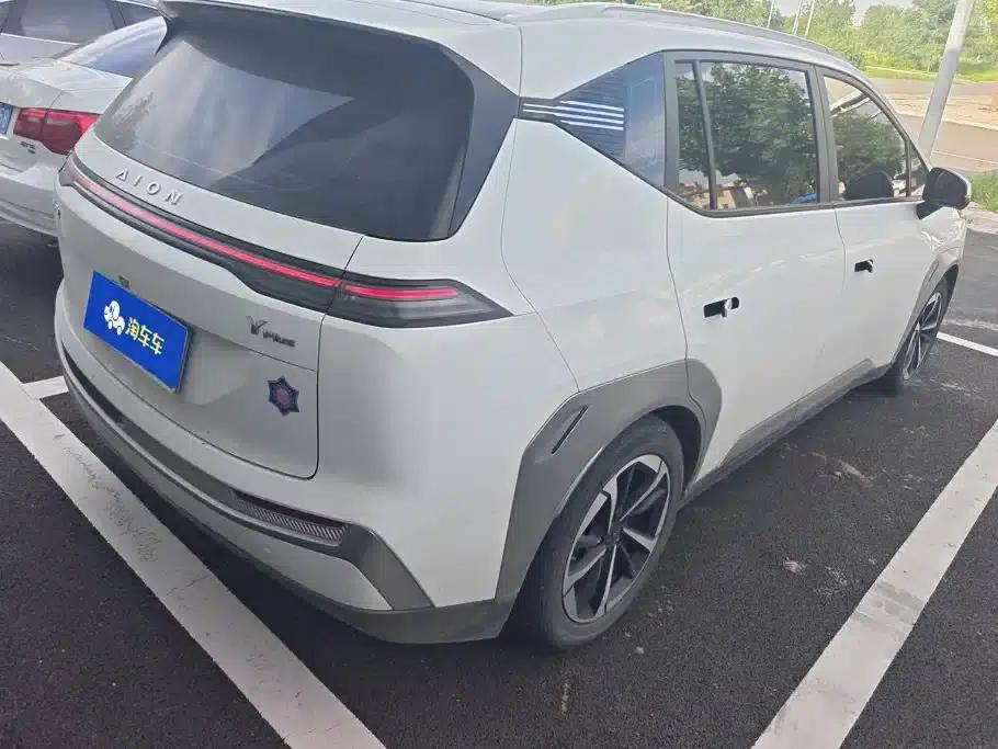 AION Y 2023 Plus 510 Smart Edition — миниатюра 3