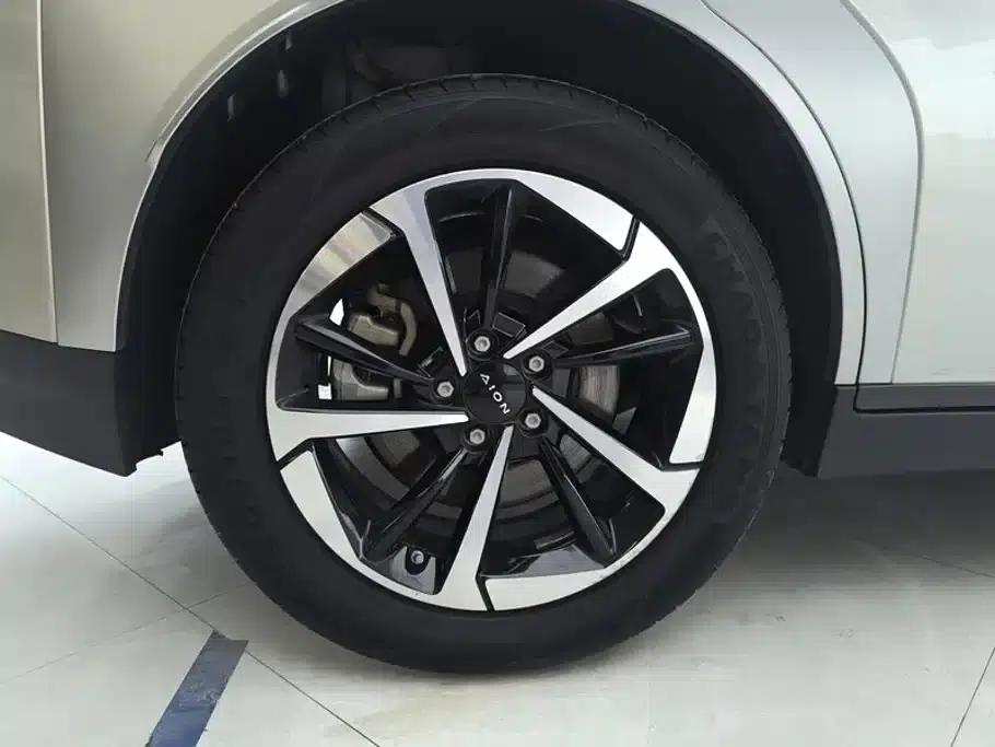 AION Y 2023 Plus 510 Smart Edition — миниатюра 6