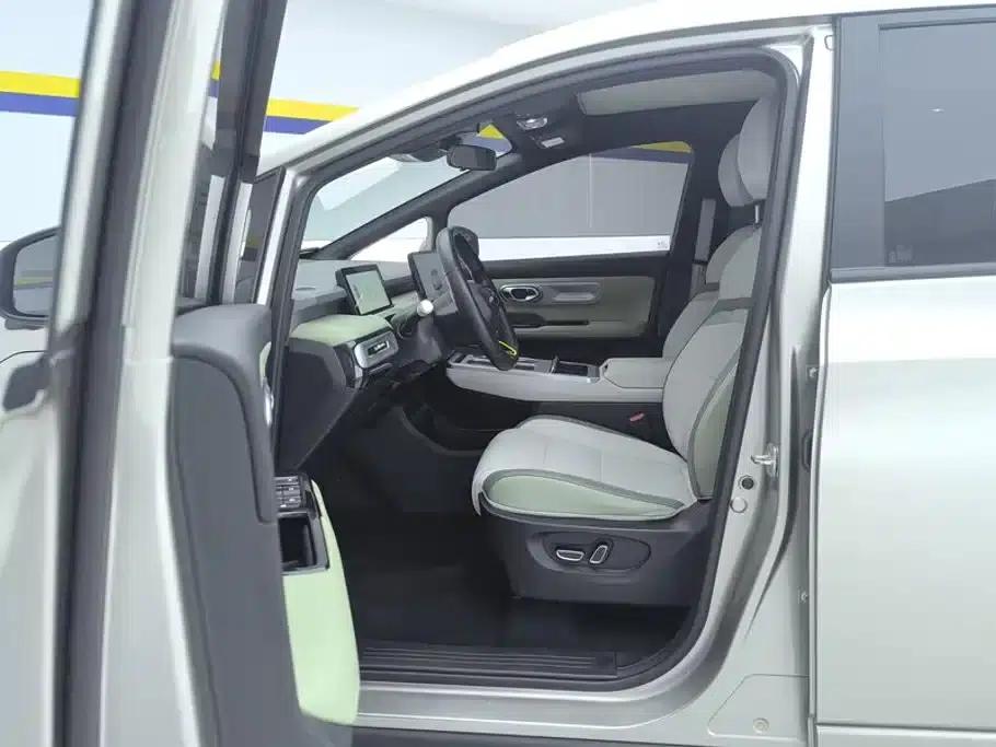 AION Y 2023 Plus 510 Smart Edition — миниатюра 9