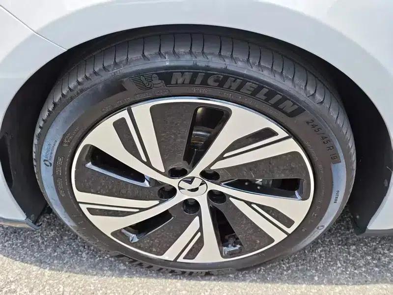 NIO ET5 2025 model 75kWh — миниатюра 8