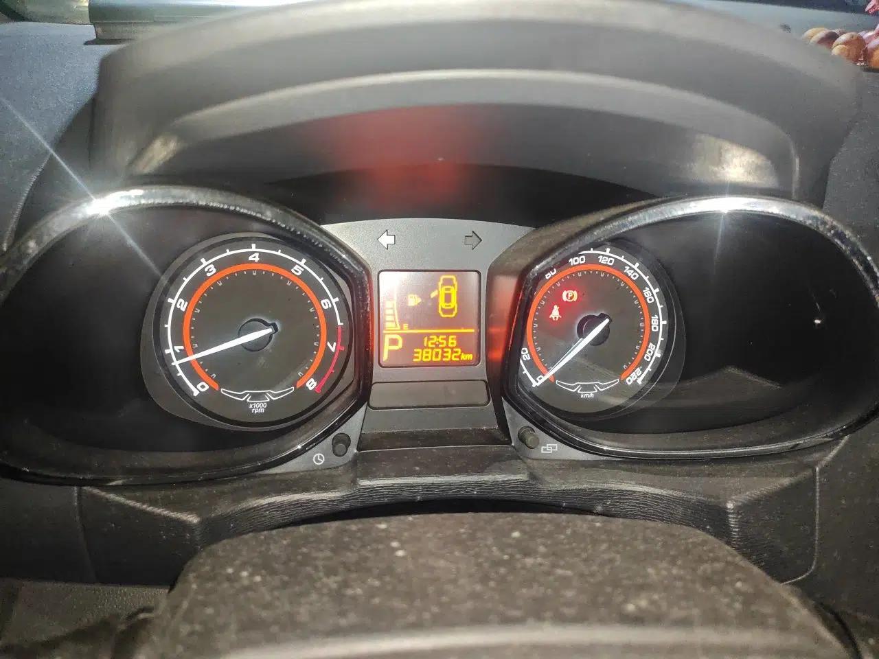 Chery Arrizo 3 2015 1.5L Automatic "Gouxuan" Edition — миниатюра 12