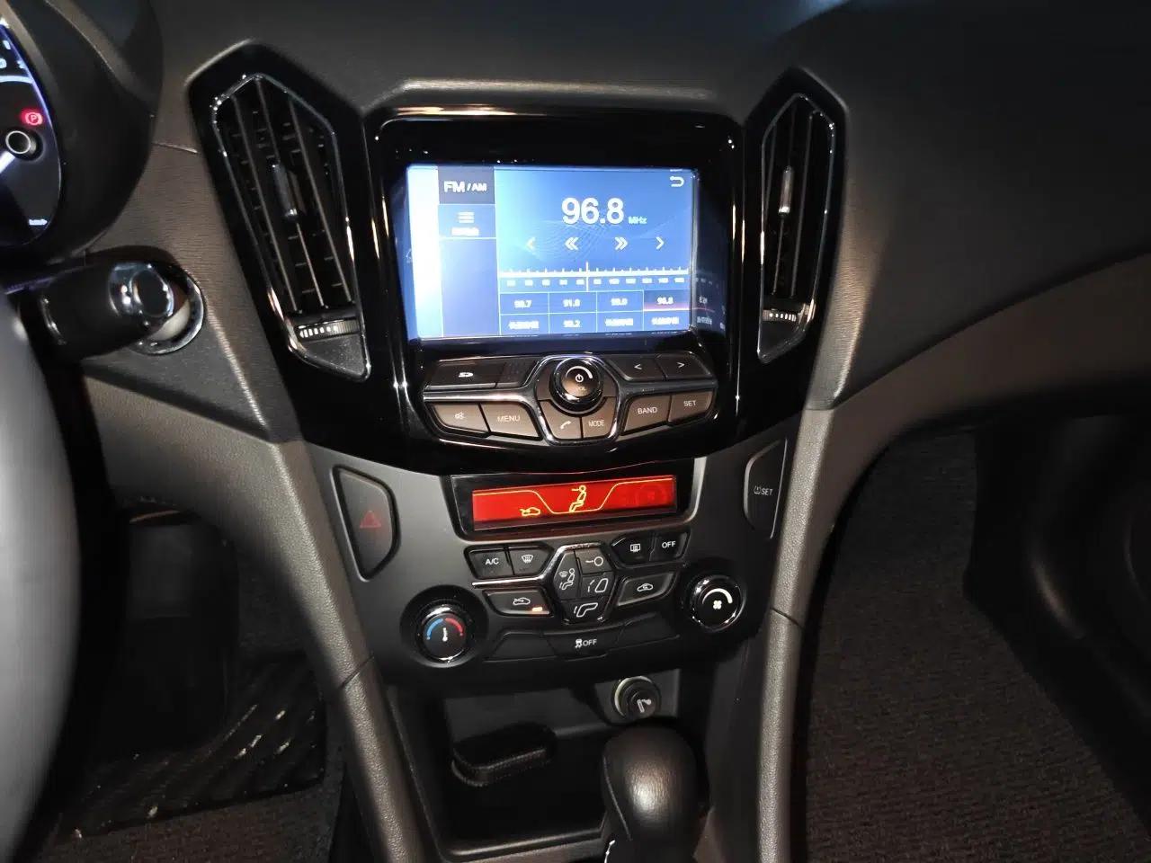Chery Arrizo 7 2016 1.6L CVT ZhiShang Edition — миниатюра 13