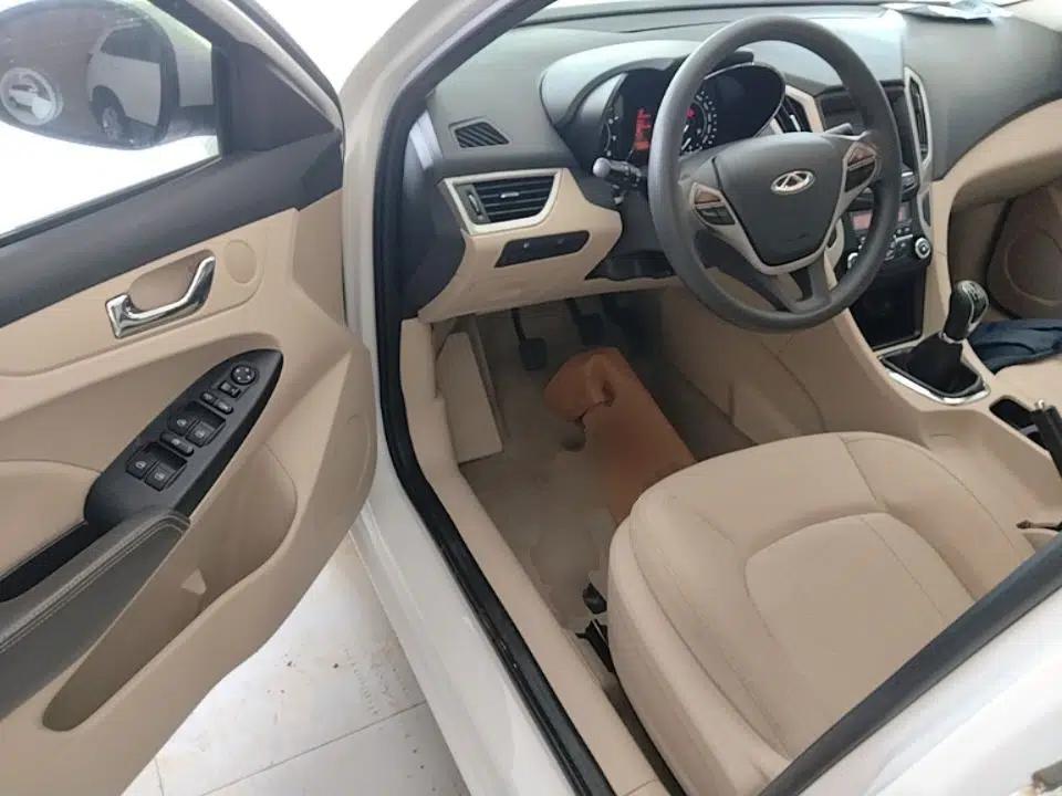 Chery Arrizo 7 2015 1.6L Manual Zhi Ling Edition — миниатюра 18