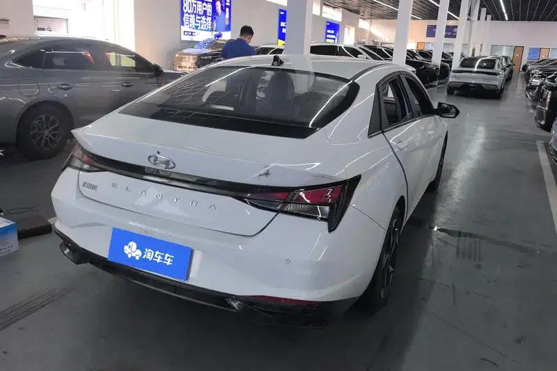 Hyundai Elantra 2022 1.5L CVT GLX Elite Edition — миниатюра 3