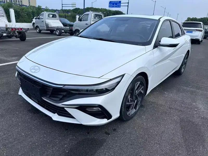 Hyundai Elantra 2023 1.5L CVT GLX Elite Edition — миниатюра 1