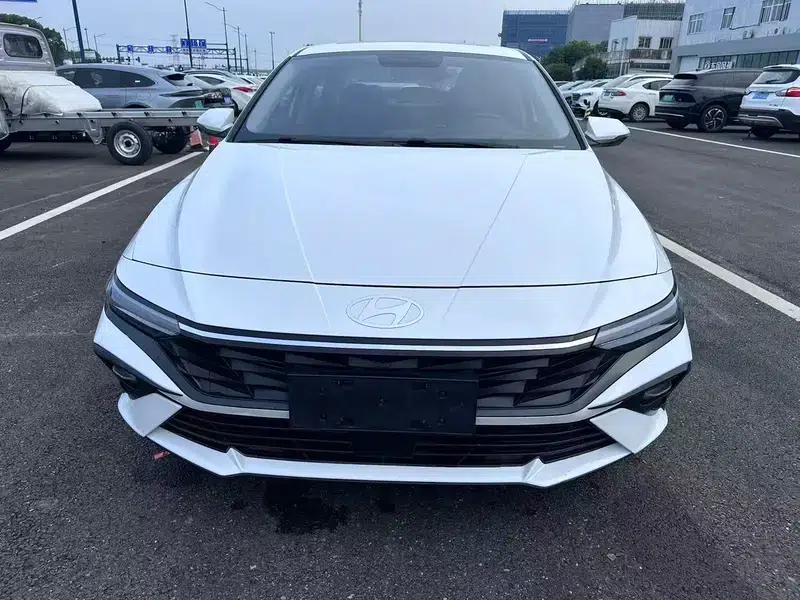 Hyundai Elantra 2023 1.5L CVT GLX Elite Edition — миниатюра 2