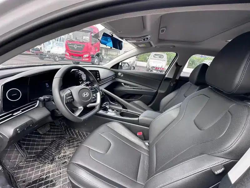 Hyundai Elantra 2023 1.5L CVT GLX Elite Edition — миниатюра 11