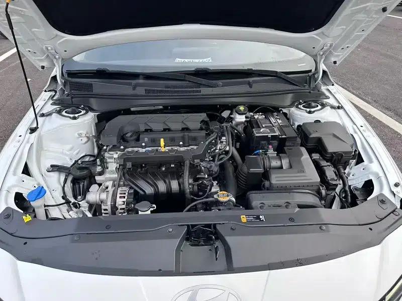 Hyundai Elantra 2023 1.5L CVT GLX Elite Edition — миниатюра 8