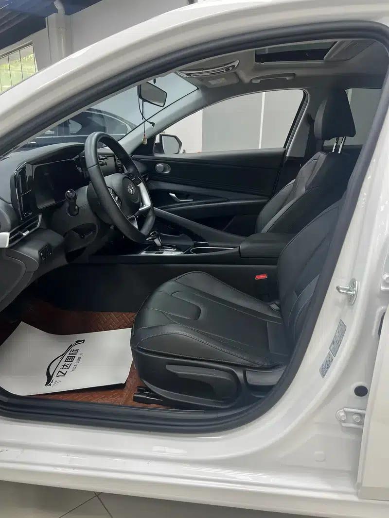 Hyundai Elantra 2023 1.5L CVT GLX Elite Edition — миниатюра 18