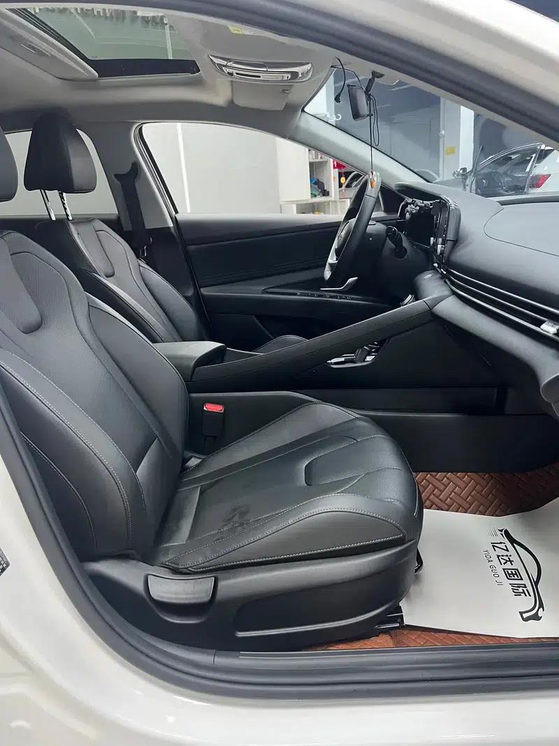 Hyundai Elantra 2023 1.5L CVT GLX Elite Edition — миниатюра 19