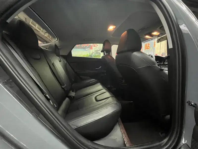 Hyundai Elantra 2021 1.5L CVT GLX Elite Edition — миниатюра 18