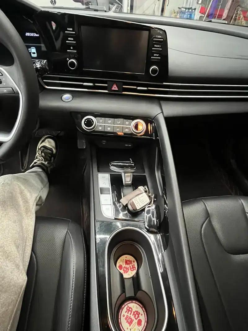 Hyundai Elantra 2021 1.5L CVT GLX Elite Edition — миниатюра 8