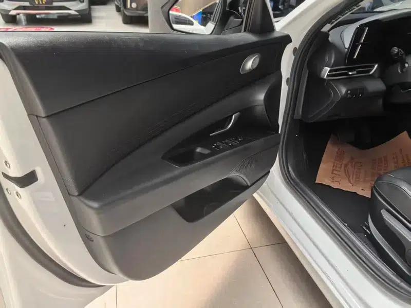 Hyundai Elantra 2022 1.5L CVT GLX Elite Edition — миниатюра 13