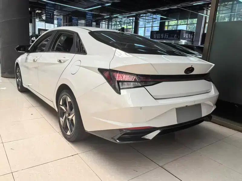 Hyundai Elantra 2022 1.5L CVT GLX Elite Edition — миниатюра 5